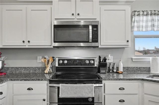 16699 Dana Lane, Leavenworth, KS 66048