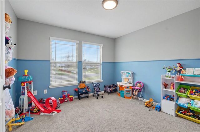 16699 Dana Lane, Leavenworth, KS 66048