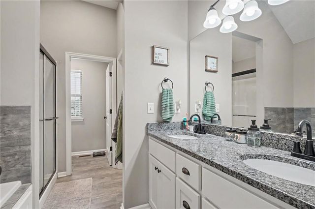 16699 Dana Lane, Leavenworth, KS 66048