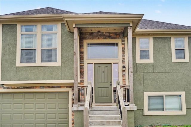 16699 Dana Lane, Leavenworth, KS 66048