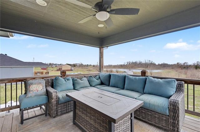 16699 Dana Lane, Leavenworth, KS 66048