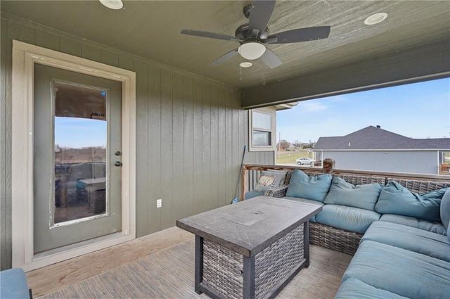 16699 Dana Lane, Leavenworth, KS 66048