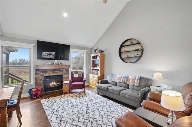 16699 Dana Lane, Leavenworth, KS 66048