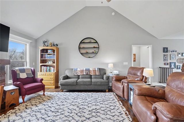 16699 Dana Lane, Leavenworth, KS 66048