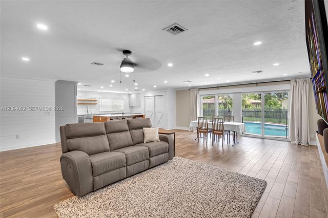 10661 NW 43rd Court, Coral Springs, FL 33065