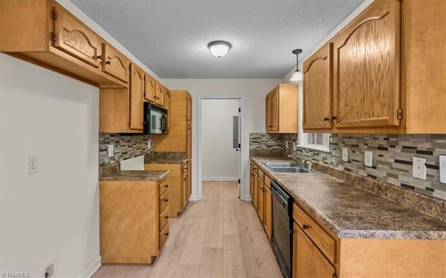 23 Thomasville High Drive, Thomasville, NC 27360