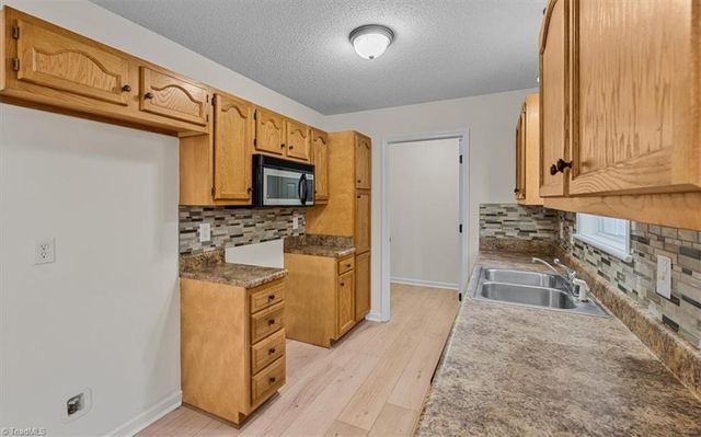 23 Thomasville High Drive, Thomasville, NC 27360