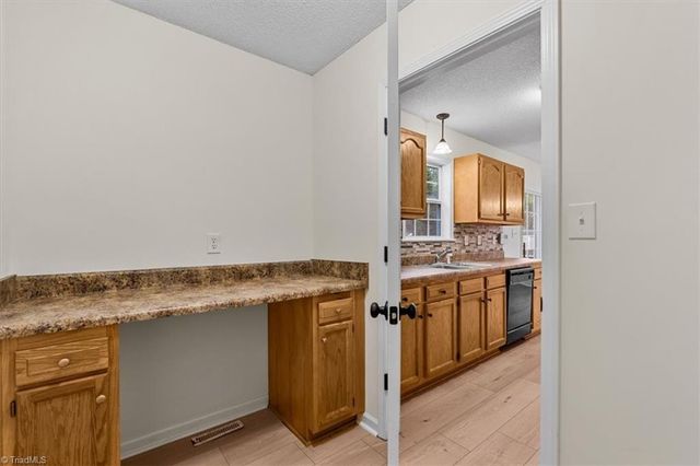 23 Thomasville High Drive, Thomasville, NC 27360