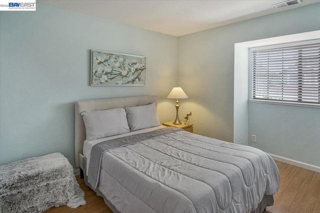 3560 McSherry Way, Alameda, CA 94502