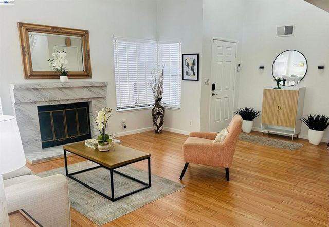 3560 McSherry Way, Alameda, CA 94502