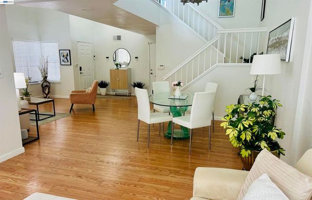 3560 McSherry Way, Alameda, CA 94502