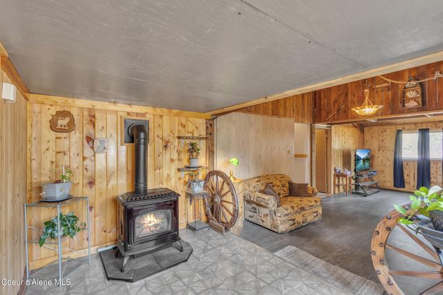 396 Wakena Ln, Priest River, ID 83856