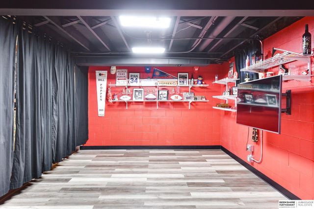 15512 Fieldcrest Circle, Omaha, NE 68154