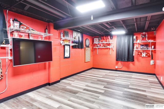 15512 Fieldcrest Circle, Omaha, NE 68154