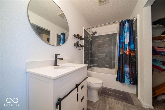 2122 Bridlewood Drive, Franklin, IN 46131