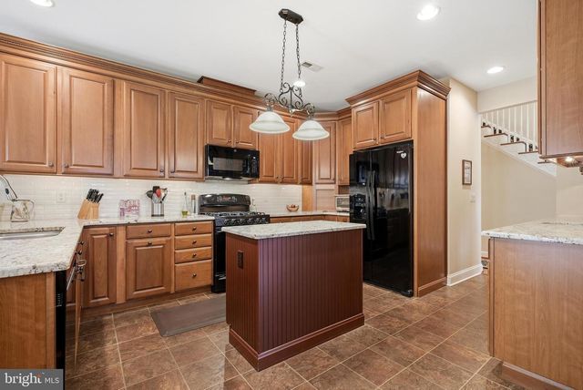 265 COUNTRY CLUB DR, Telford, PA 18969