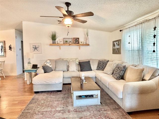 102 AMERICANA COURT NE 206, St Petersburg, FL 33702