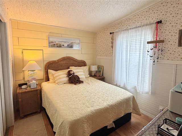 102 AMERICANA COURT NE 206, St Petersburg, FL 33702