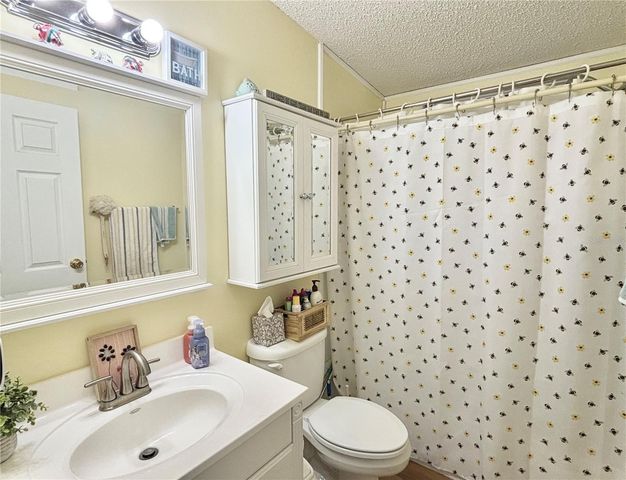 102 AMERICANA COURT NE 206, St Petersburg, FL 33702