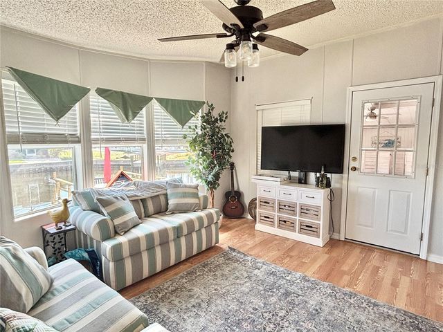 102 AMERICANA COURT NE 206, St Petersburg, FL 33702