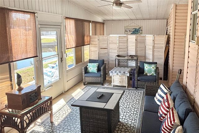 102 AMERICANA COURT NE 206, St Petersburg, FL 33702