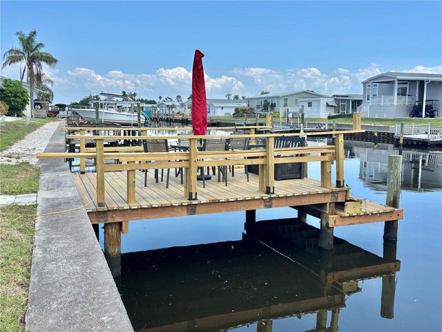 102 AMERICANA COURT NE 206, St Petersburg, FL 33702