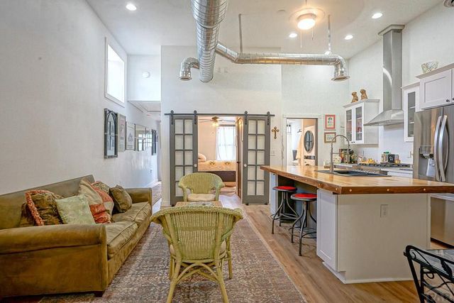 203 S Main St, La Veta, CO 81055