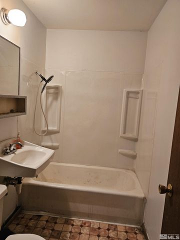 116 English Street, Hawthorne, NV 89415