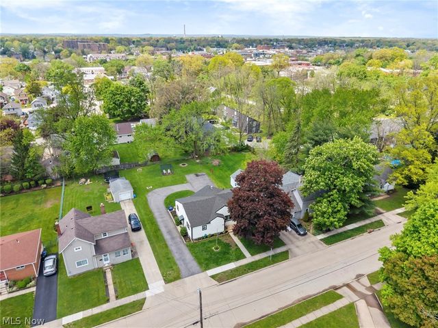 1772 High Street, Cuyahoga Falls, OH 44221