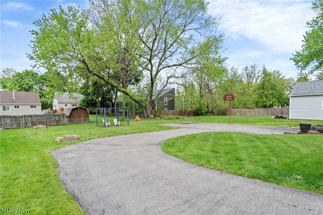 1772 High Street, Cuyahoga Falls, OH 44221