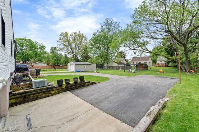 1772 High Street, Cuyahoga Falls, OH 44221
