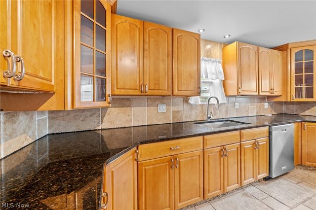 1772 High Street, Cuyahoga Falls, OH 44221