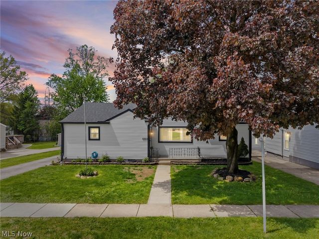 1772 High Street, Cuyahoga Falls, OH 44221
