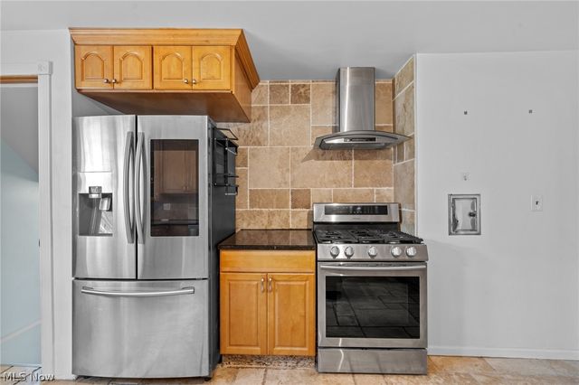 1772 High Street, Cuyahoga Falls, OH 44221