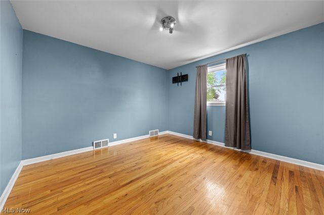 1772 High Street, Cuyahoga Falls, OH 44221