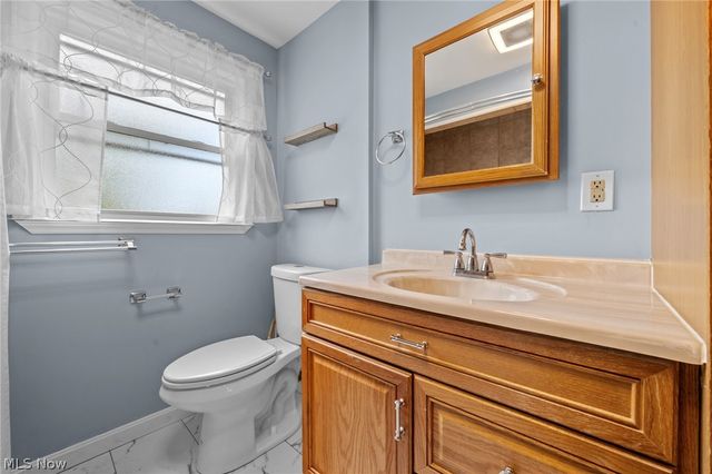 1772 High Street, Cuyahoga Falls, OH 44221