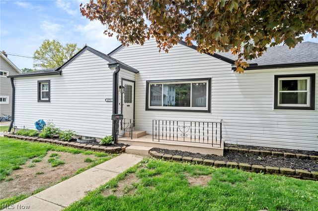1772 High Street, Cuyahoga Falls, OH 44221