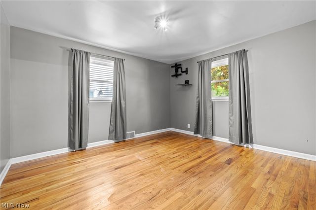 1772 High Street, Cuyahoga Falls, OH 44221