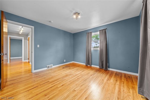 1772 High Street, Cuyahoga Falls, OH 44221