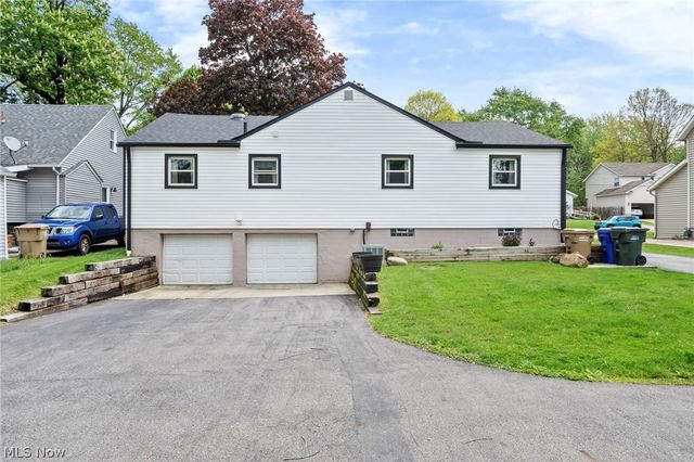 1772 High Street, Cuyahoga Falls, OH 44221