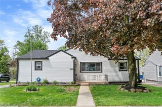 1772 High Street, Cuyahoga Falls, OH 44221