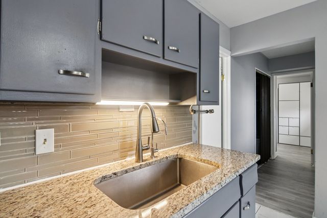 1625 Dennison Road, Hoffman Estates, IL 60169