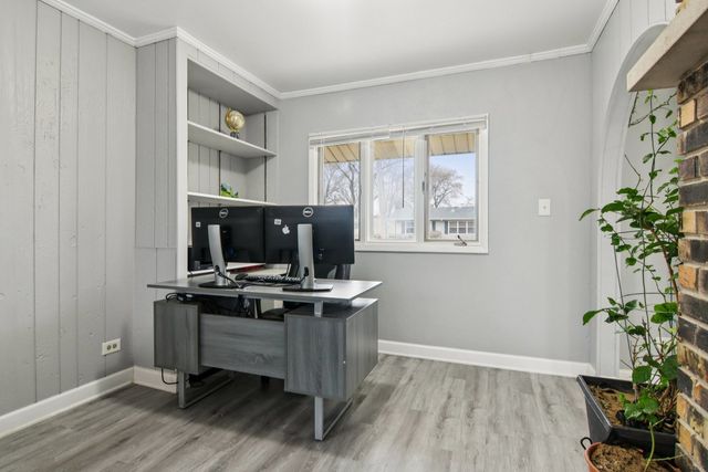 1625 Dennison Road, Hoffman Estates, IL 60169