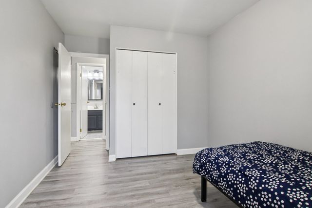 1625 Dennison Road, Hoffman Estates, IL 60169