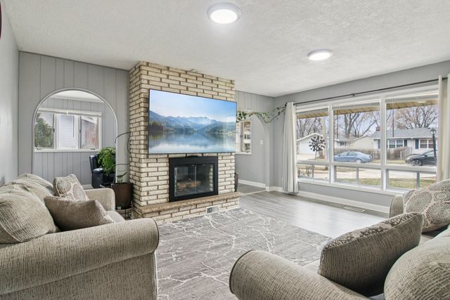 1625 Dennison Road, Hoffman Estates, IL 60169