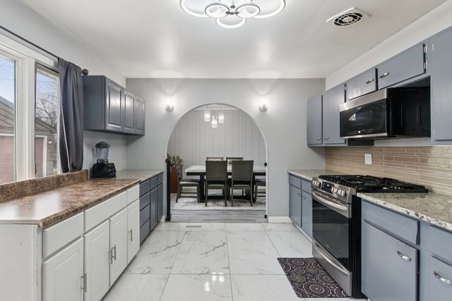 1625 Dennison Road, Hoffman Estates, IL 60169