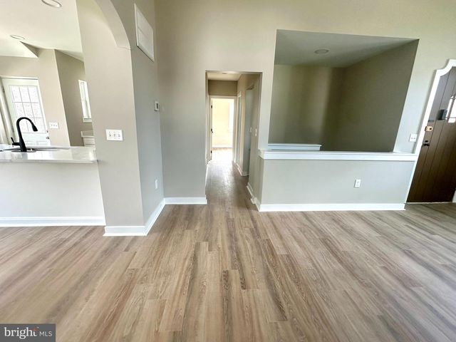 9305 COLESVILLE RD, Silver Spring, MD 20901