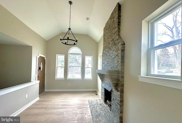 9305 COLESVILLE RD, Silver Spring, MD 20901