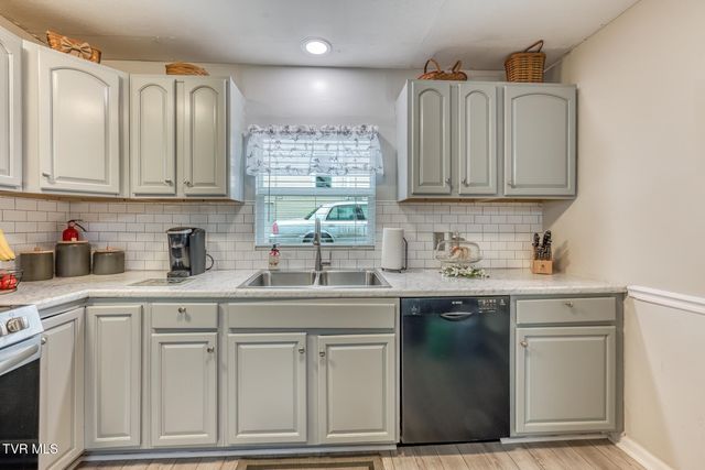 916 Clark Street, Bristol, VA 24201