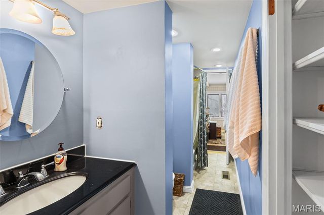 4464 McPherson Avenue 3B, St Louis, MO 63108